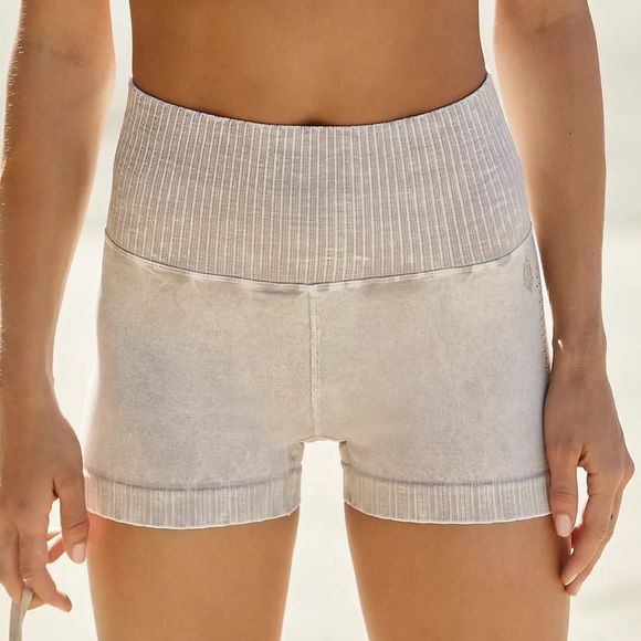 ⚠️SOLD-OUT⚠️For-Now⚠️5/17/25⚠️Free People Movement 5 piece Mystery Box - Picture 5 of 16